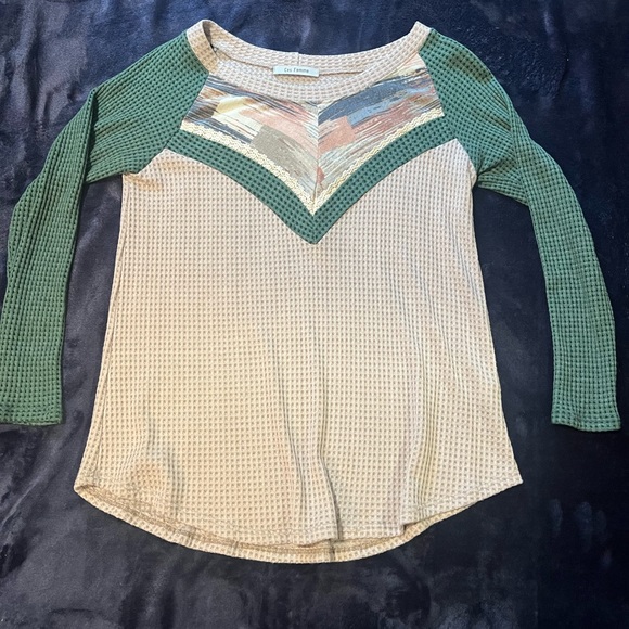 Top from local boutique! - Picture 2 of 2